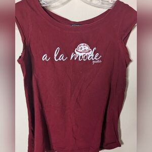 Vintage GUESS Jean T Shirt Top Womens sz M Maroon a la mode Logo